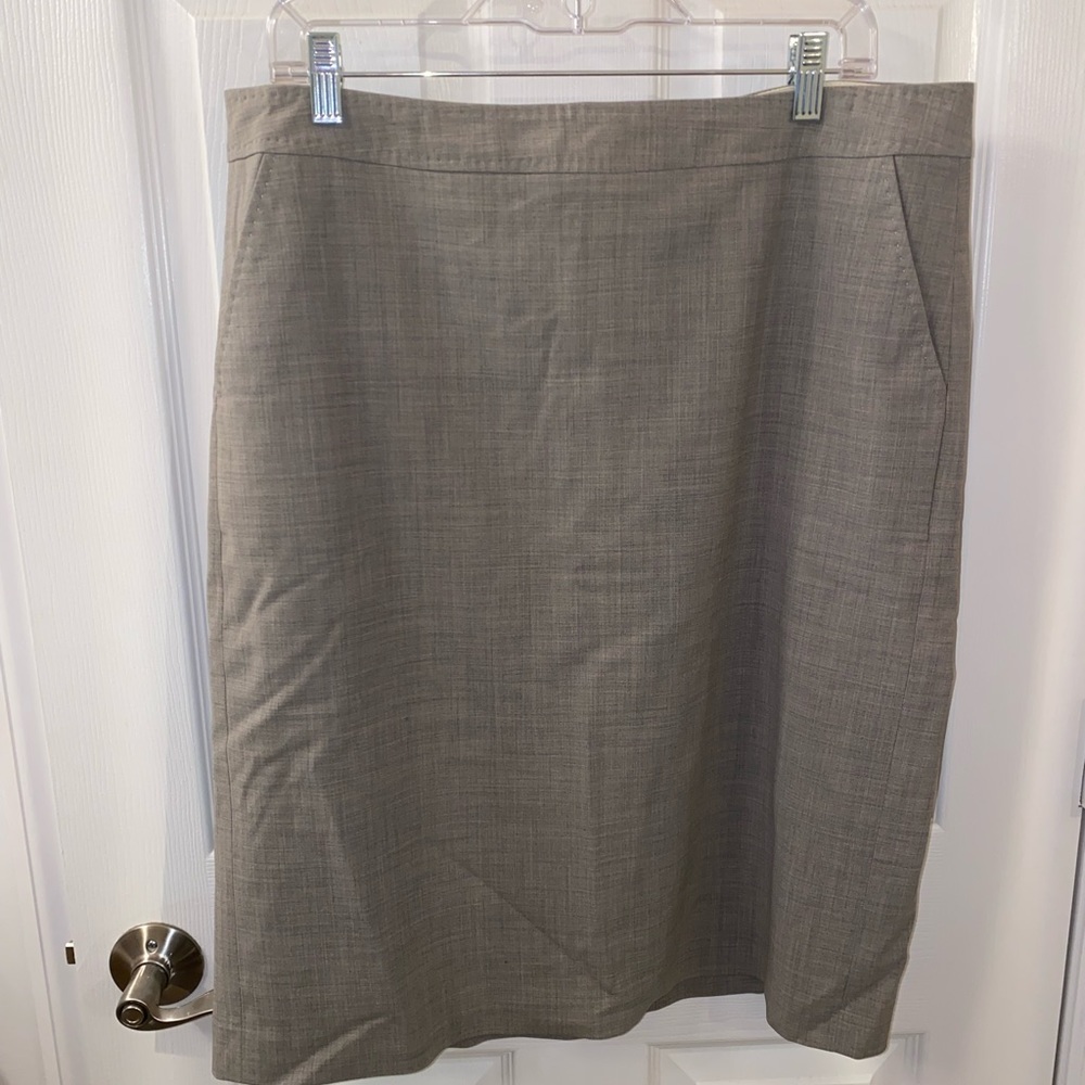 Stretch wool pencil skirt